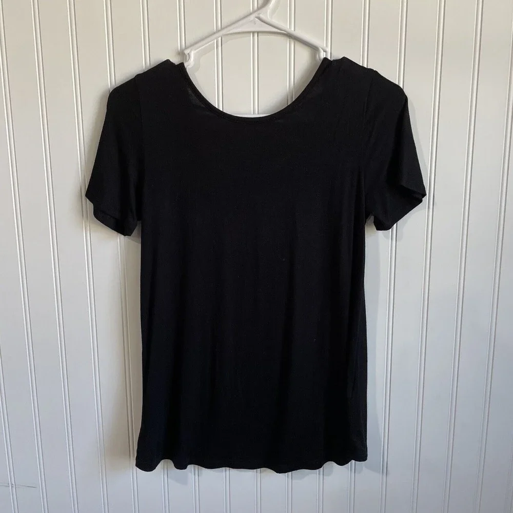 Active USA Womens Small Black Criss Cross Cut Out On Back T-Shirt Short‎ Sleeve - Picture 2 of 8